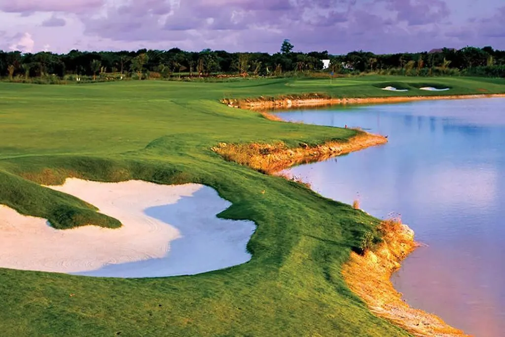 Apartamento De 2 Dormitorios En Hard Rock Golf Punta Cana